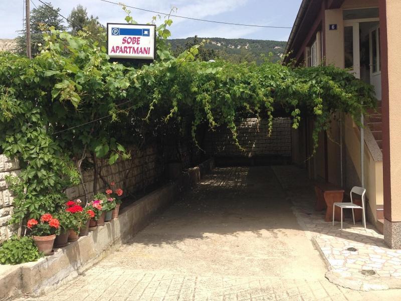 Summer Rooms Baska Exterior photo