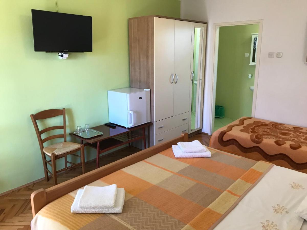 Summer Rooms Baska Exterior photo
