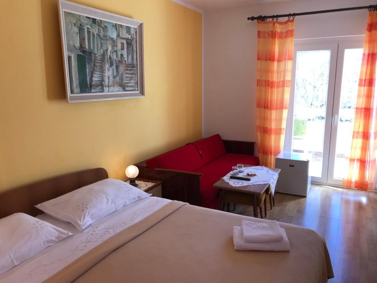 Summer Rooms Baska Exterior photo